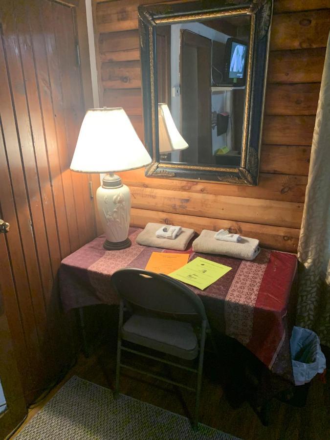 Log Cabin In The Field 헌팅턴 외부 사진
